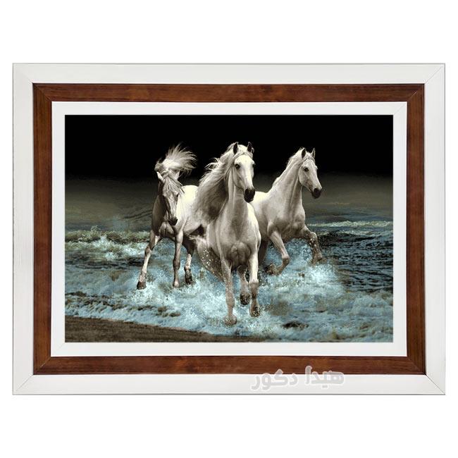 تابلو فرش ماشینی طرح سه اسب دونده وحشی در ساحل دریا کد 3008