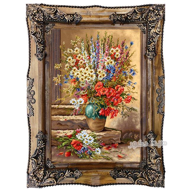 تابلو فرش ماشینی دستباف گونه طرح گل و گلدان روی پله با رنگ بندی زیبا کد 2432