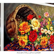 تابلو فرش ماشینی سبد گل رز ریخته کد 2953 از نمای نزدیک (مایل)